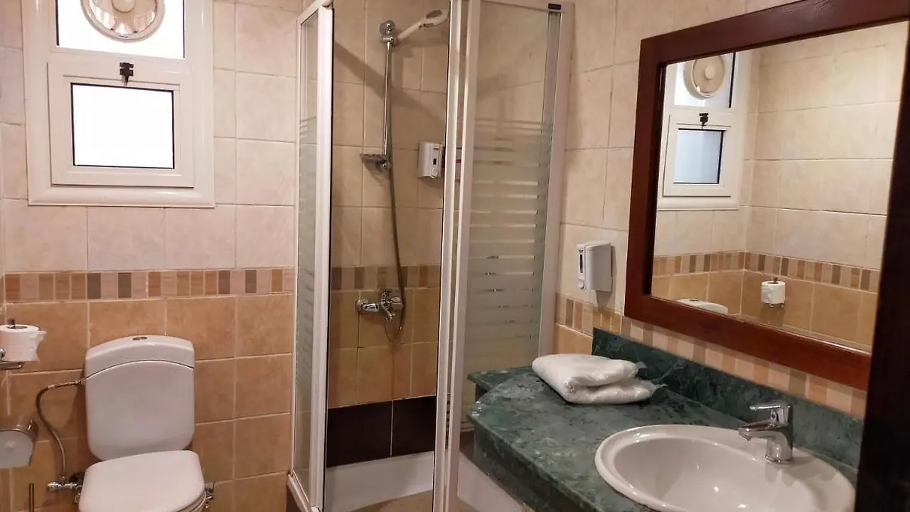 الفندق مارينا وادي دجلة للعائلات فقط - العين السخنة